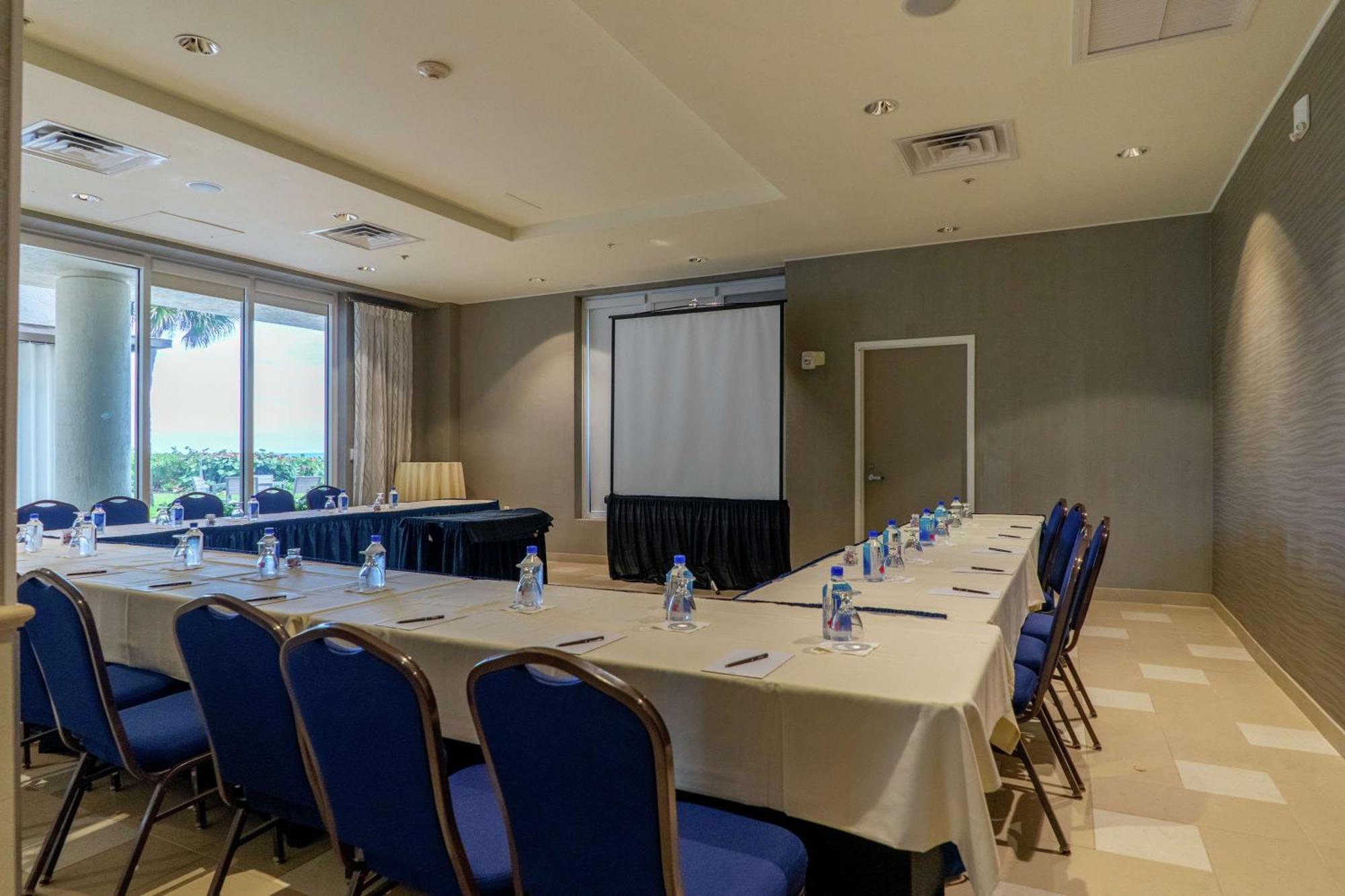 Hilton Melbourne Beach Oceanfront Экстерьер фото