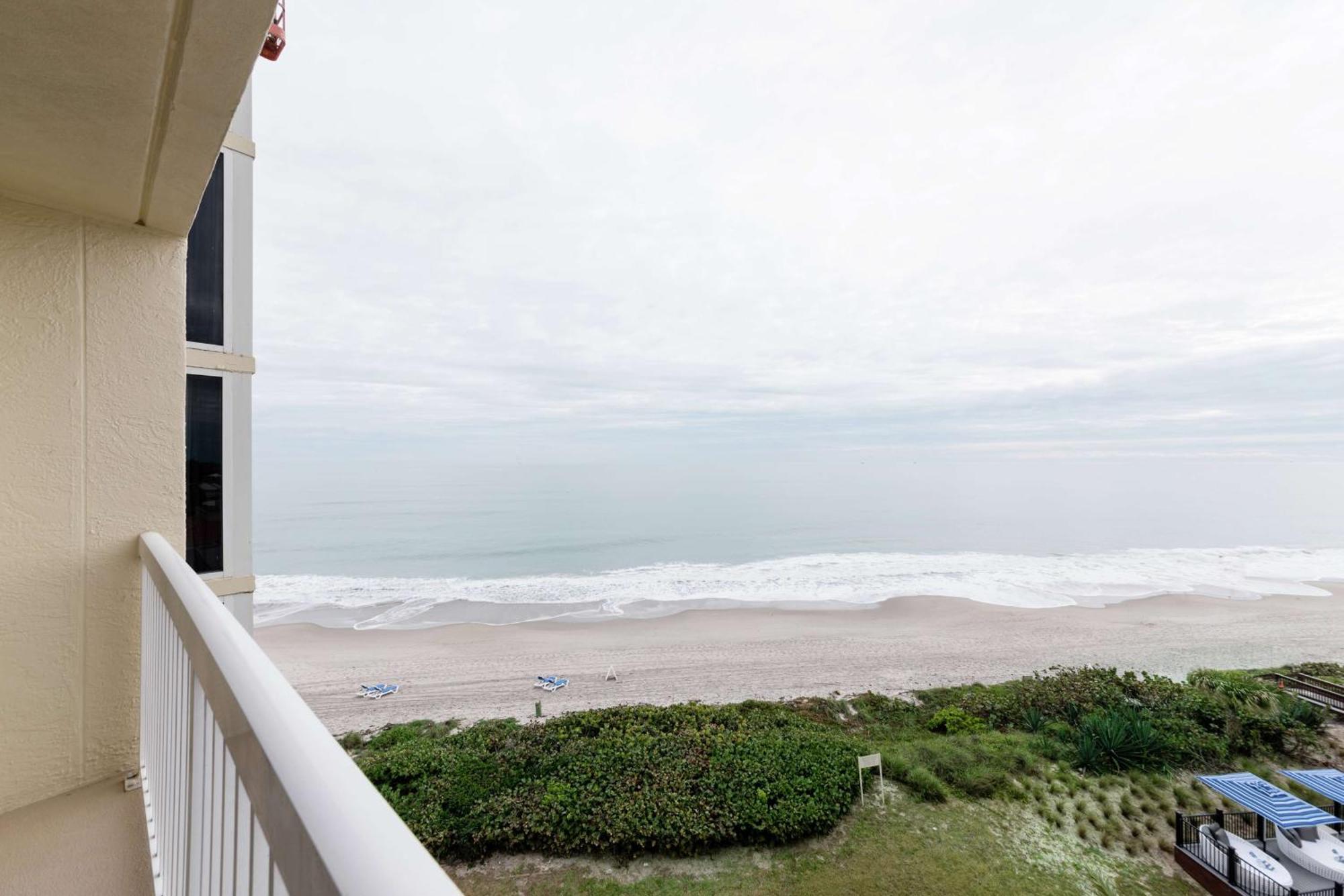 Hilton Melbourne Beach Oceanfront Экстерьер фото