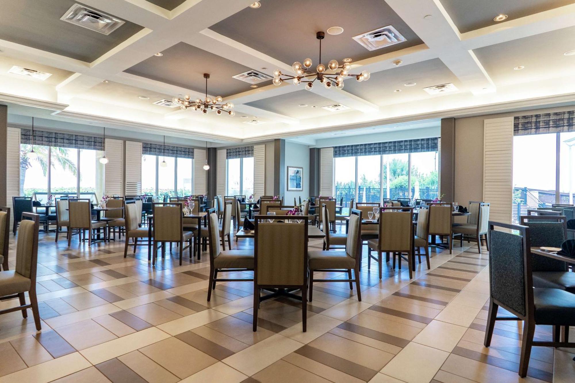 Hilton Melbourne Beach Oceanfront Экстерьер фото