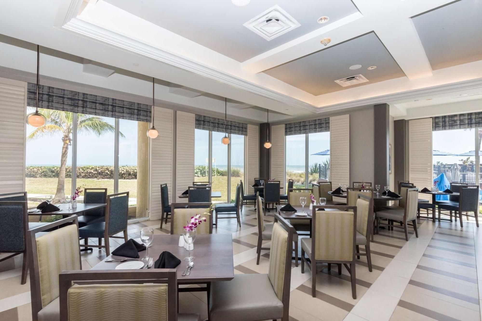 Hilton Melbourne Beach Oceanfront Экстерьер фото
